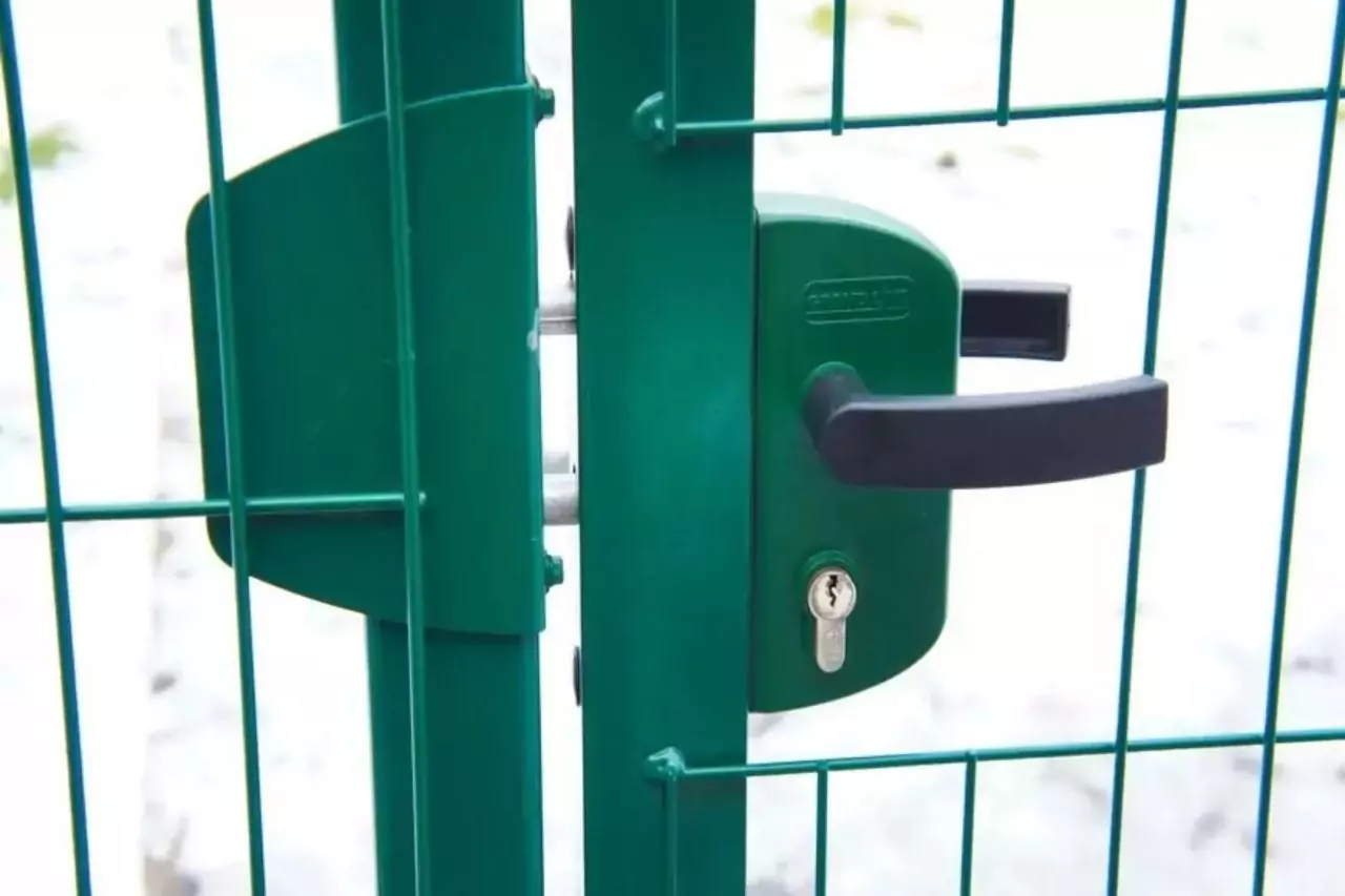 Замок врезной «Locinox» для калитки